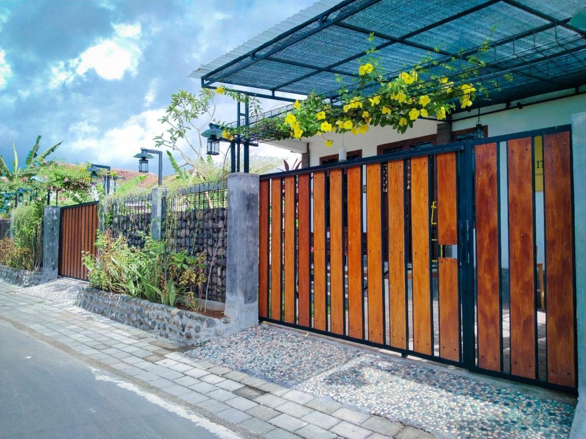 Inn House Homestay Dadapan 外观 照片