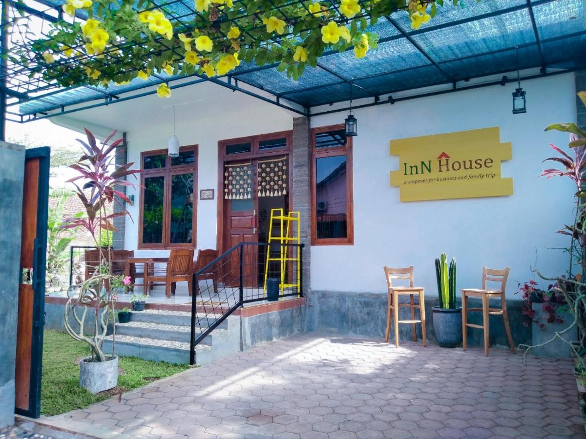 Inn House Homestay Dadapan 外观 照片