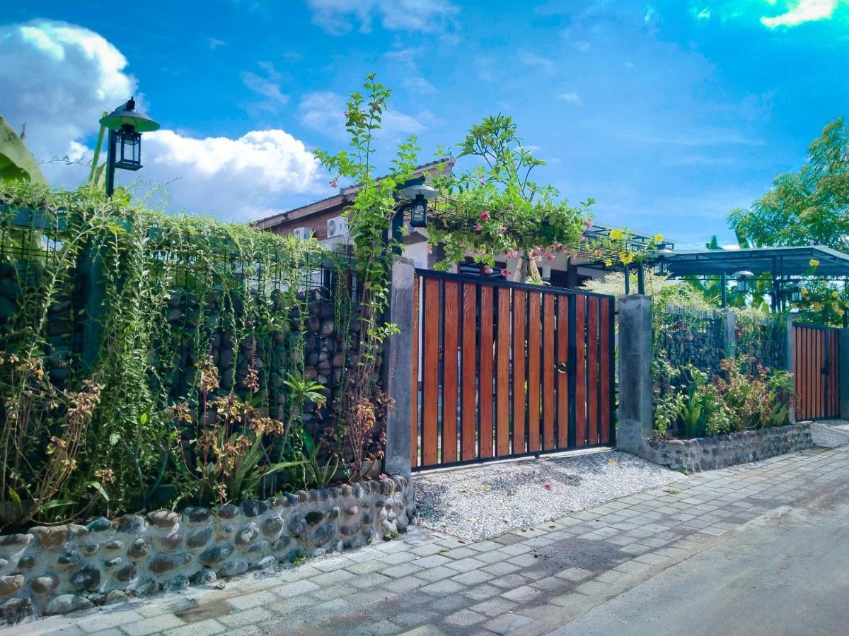 Inn House Homestay Dadapan 外观 照片