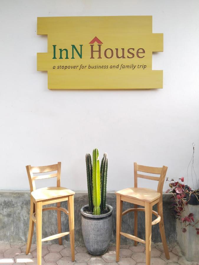 Inn House Homestay Dadapan 外观 照片